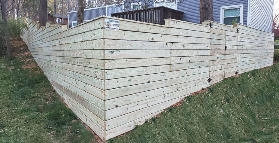 Horizontal Board Fence from Big Jerry's Fencing