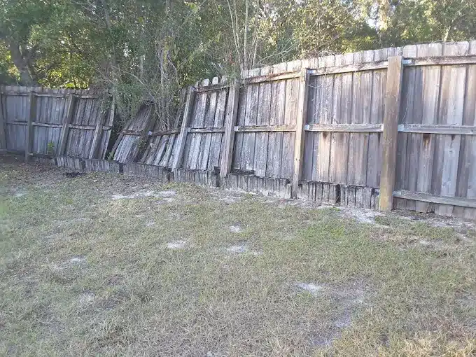 Wood-Fence-Repair-Photo-Before.webp